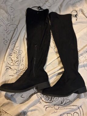 Black Over-the-Knee Stretch Boots with Low Block Heel